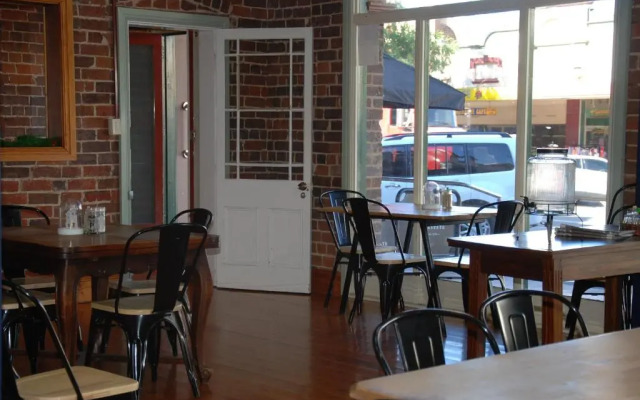 The Fed and Bed Temora