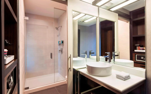Aloft by Marriott, Boston Seaport District