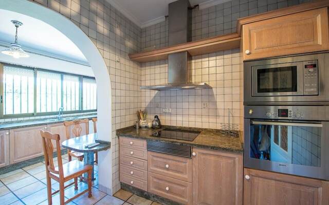 Villa - 4 Bedrooms with Pool and WiFi - 106398