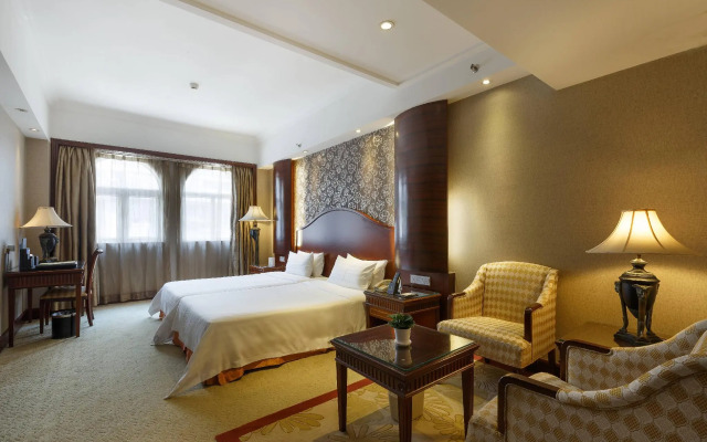Grand Palace Hotel