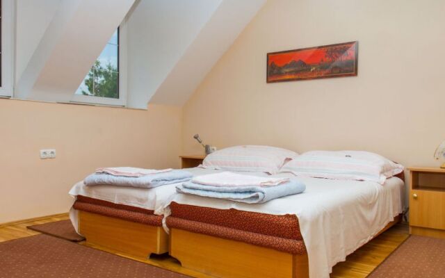 House Leon Balatonmariafurdo