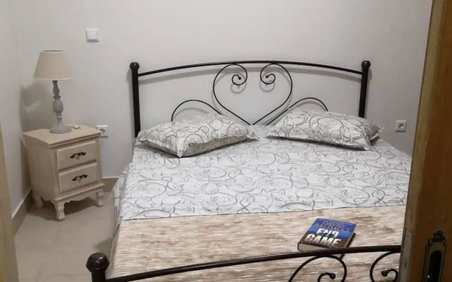 Apartment - Sleeps 5 - Parking - Private Terrace