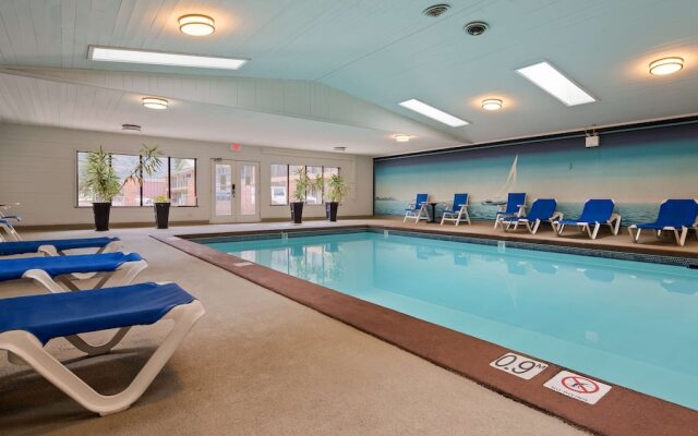SureStay Plus Hotel By Best Western Salmon Arm