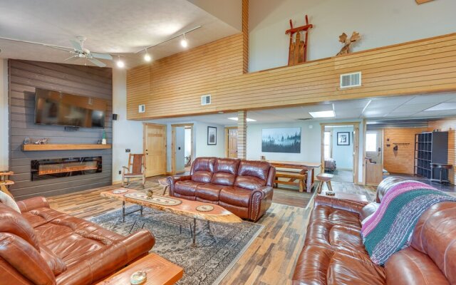 Spacious Old Forge Condo w/ Patio & Fire Pit!