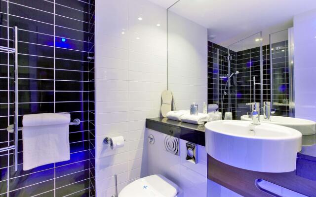 Holiday Inn Express Marseille Airport by IHG