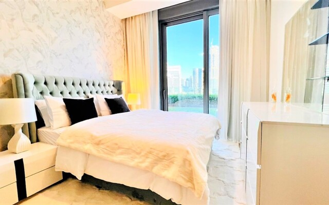 Stunning apartment beach front with balcony Dubai Marina