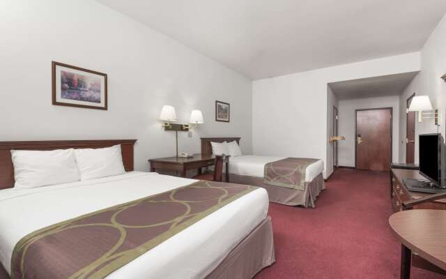 Super 8 by Wyndham Grayson