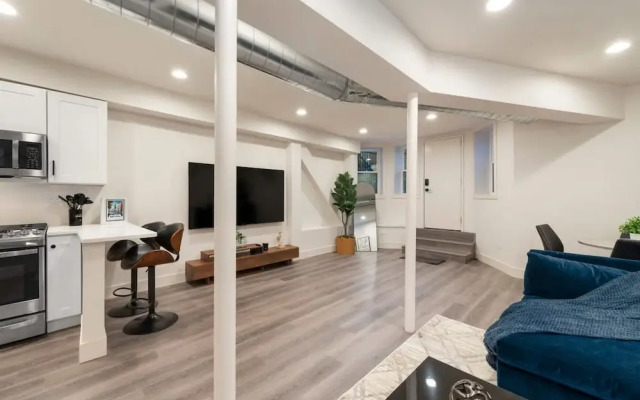 Luxury 2BR 2BA in Wicker Park