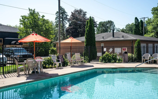 The Overbrook 2BR Pet-friendly Condo Lake Geneva