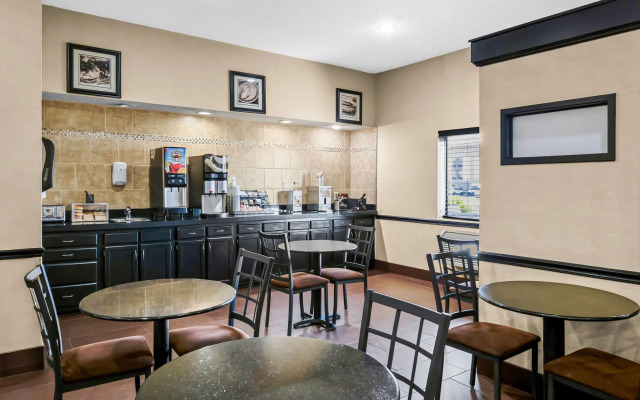 Days Inn by Wyndham Collinsville/St. Louis