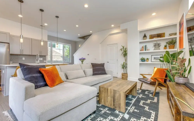 Modern Denver Townhome w/ Rooftop Terrace!