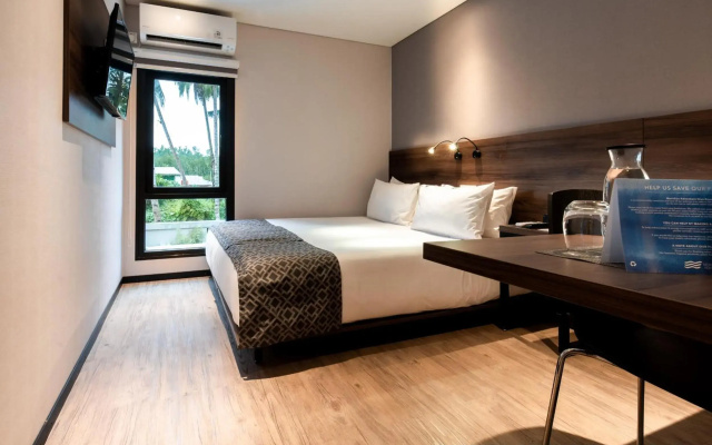 Meridian Adventure Marina Club & Resort