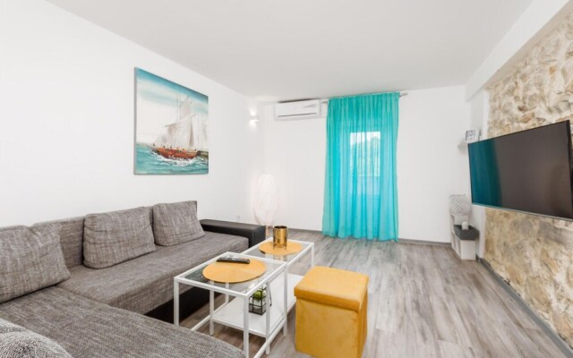 Stunning Home in Rab With Wifi and 3 Bedrooms
