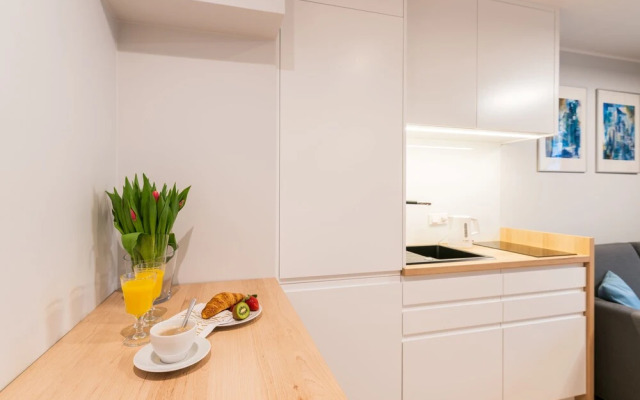 Q17 Apartments