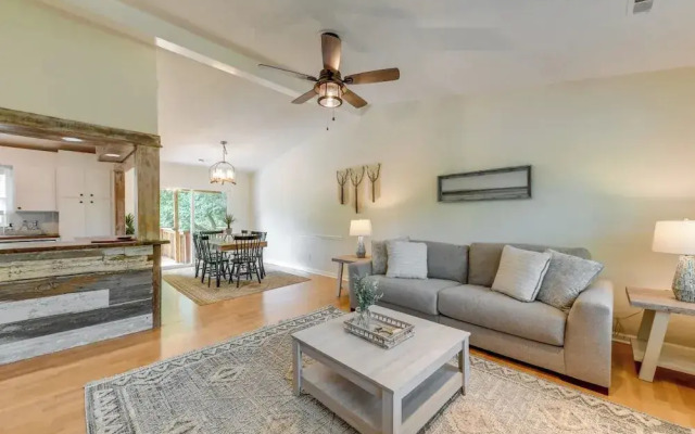 Pet-Friendly Lake Norman Retreat