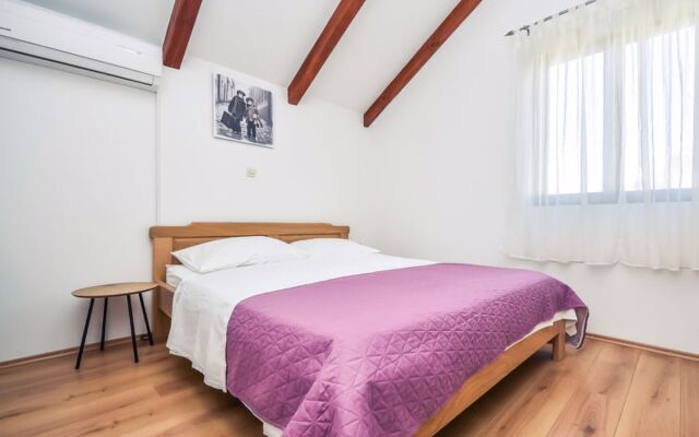 House Jolumar Biograd na Moru