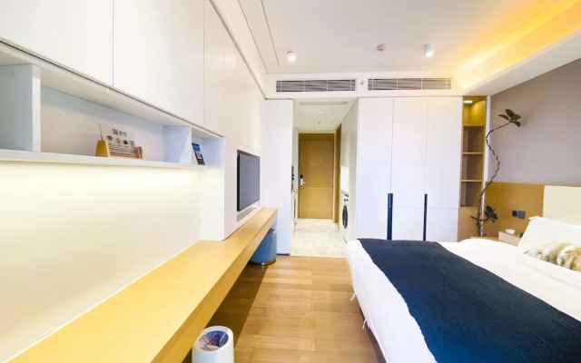 Rho Hotel