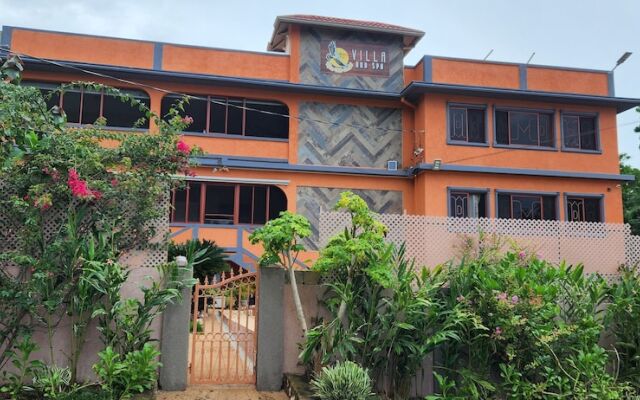 Beach-Pool-Sun-family-6 bedroom getaway