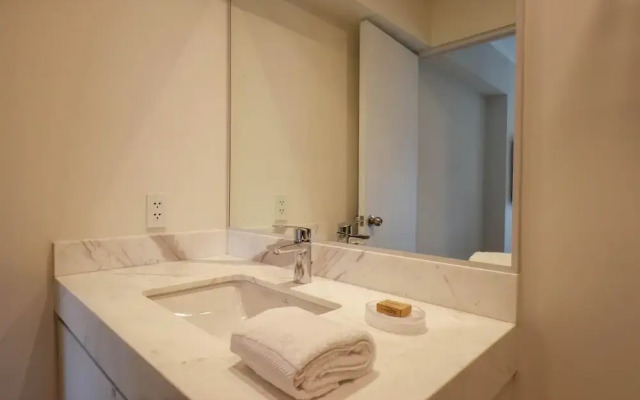 w Majestic 1BR Duplex in the Heart of Barranco