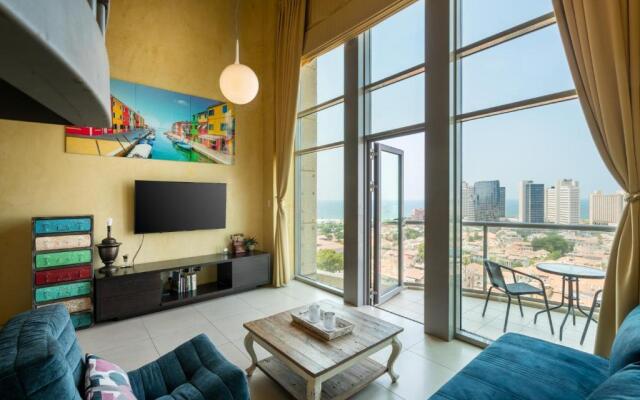 Duplex Loft in Neve Tzedek Tower