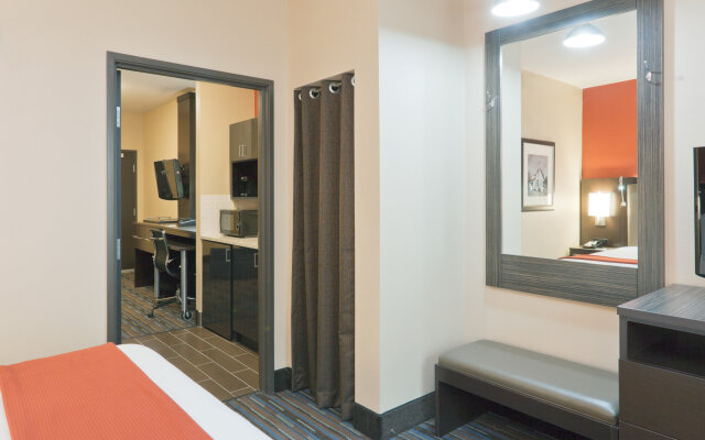 Holiday Inn Express Hotel & Suites Fulton by IHG