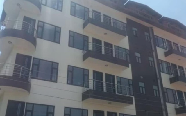 Uphill Courtyard on Hilltop 4 km Mall Road