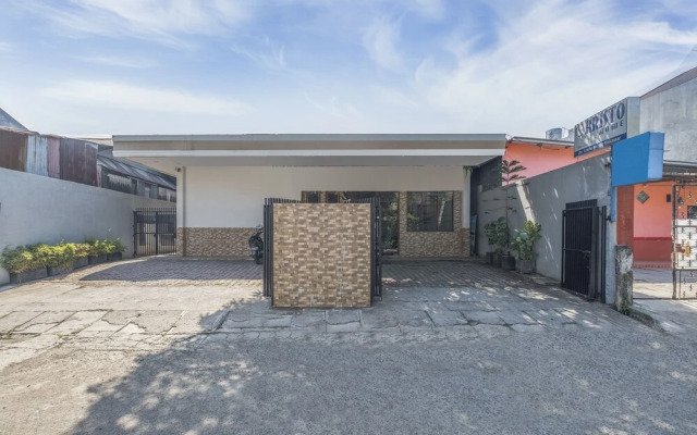 OYO 1631 Aristo Home