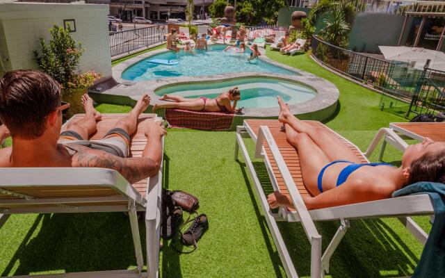 BUNK Surfers Paradise - International Backpacker Hostel