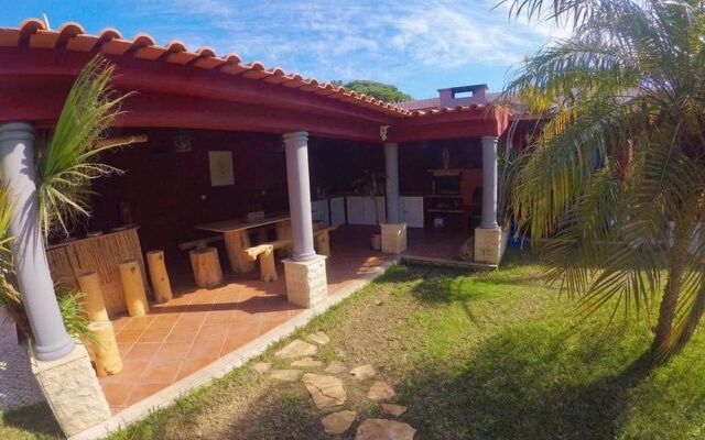 7 Waves Surf Hostel