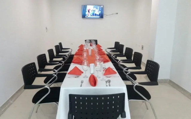 Hotel Titanium Plaza