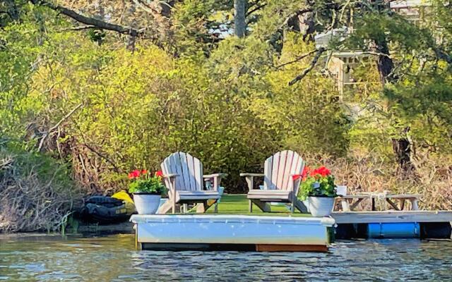 The Breeze Overlooking Minister s Pond