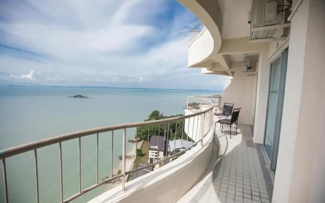 Rainbow Paradise Beach Resort by LWE