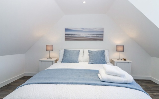 Sea Breeze St Combs