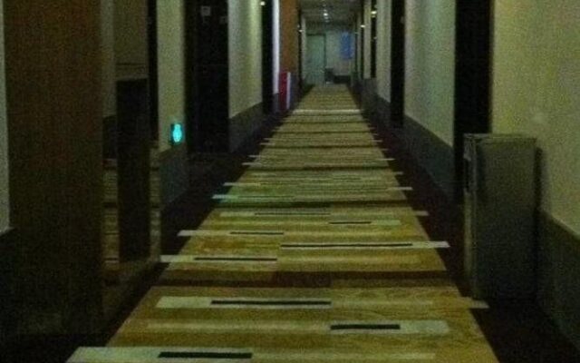 Heyuan Business Hotel