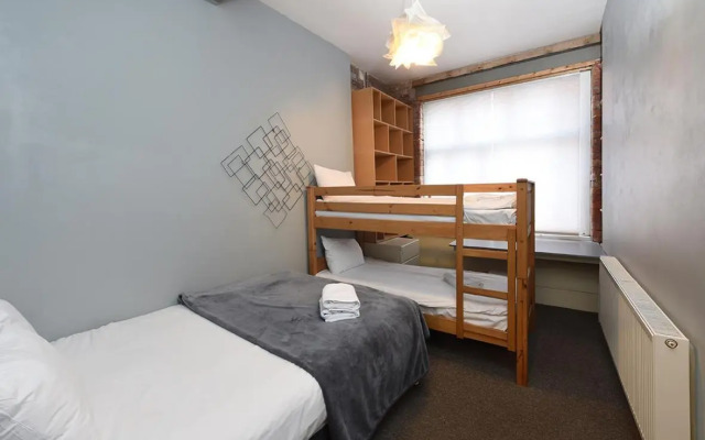 Mason Street Apartment Sleeps 16