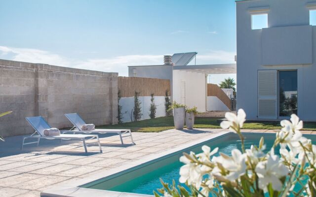 TD Villa Patrizia Pool & Alfresco Kitchen
