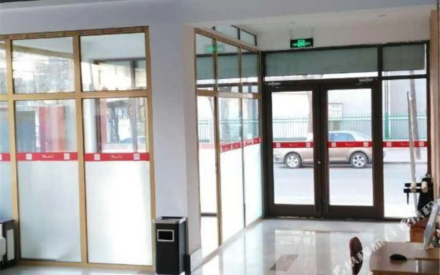 Rujia Huayi Select Hotel (Tangshan Railway Station Nanhu Shopping Plaza)