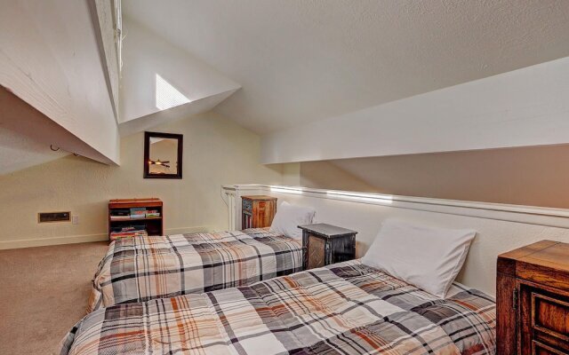 Lances West 13 1 Bedroom Condo by RedAwning