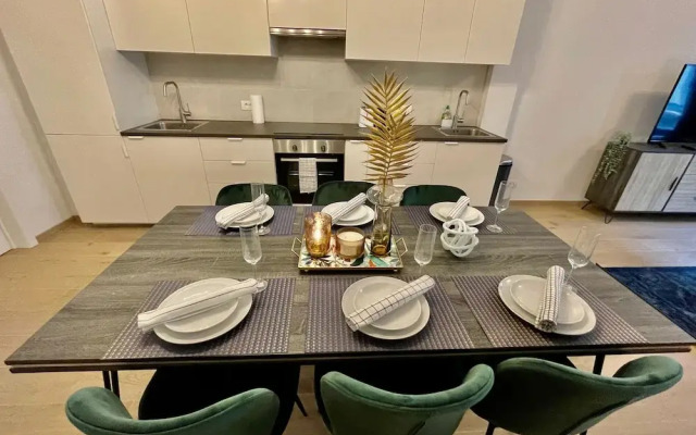 One Lux Stay near Fashion District