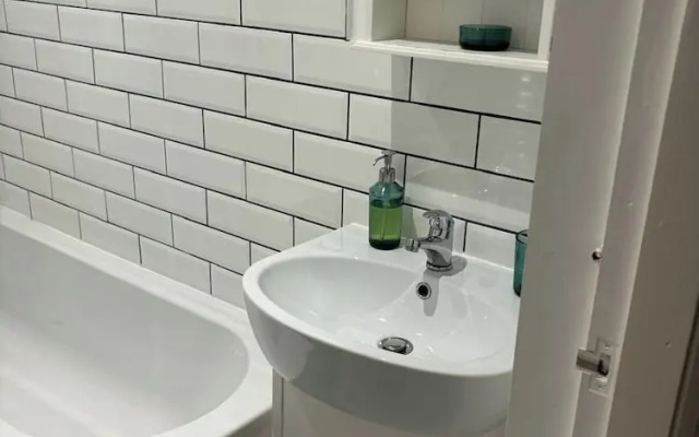 South Manchester 2-bed Apt With Ensuite, Sleeps 4