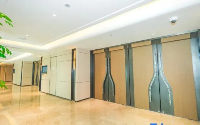 Shanghai Jinqiao Haichang Penguin Resort Hotel