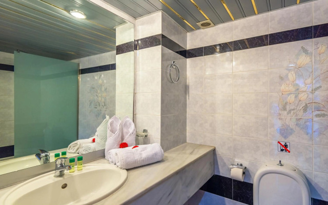 Themis Beach Hotel
