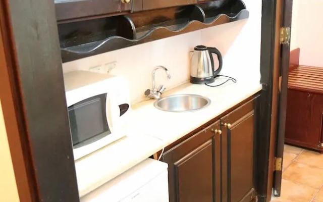 Acacia Hotel & Suites