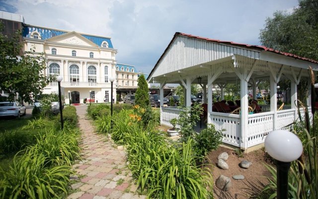 Kartmazovo House Hotel