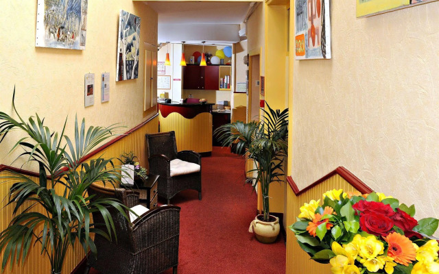 Citôtel le Plat dEtain