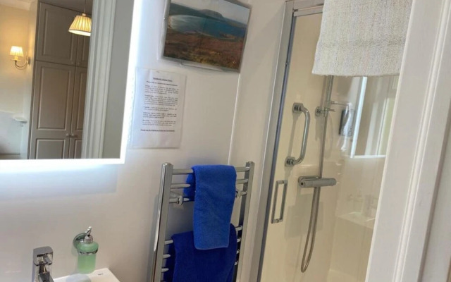 Hazelbrook Self Catering - Maximum 6 Persons