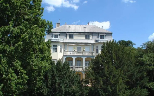 Bakator House Gellert Hill