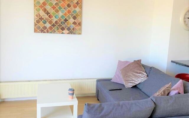 Two Bedroom Balcony Apartment Liverpool