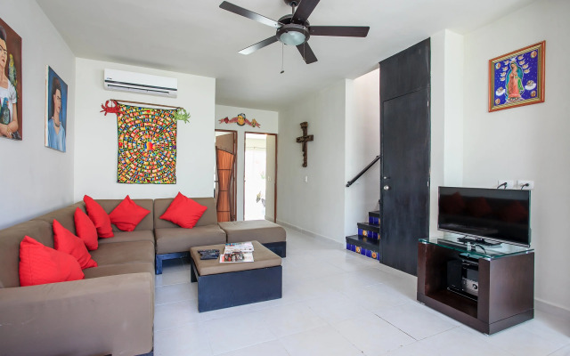 Contemporary Private 2 Br Ph Near Everything