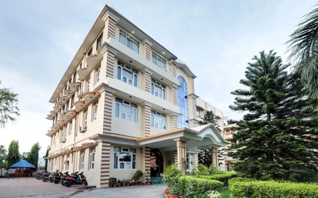 OYO 603 Hotel Opera